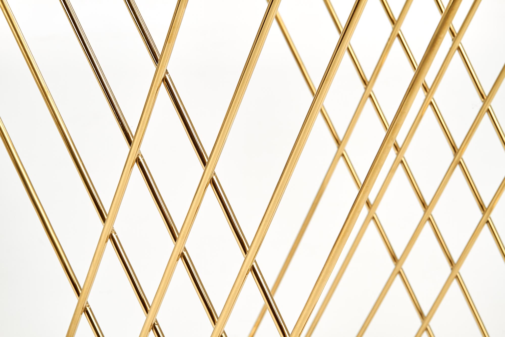 NANCY c. table - Image 8