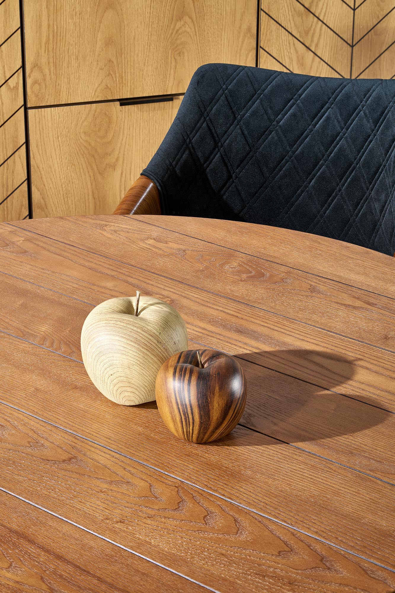 BARRY round table, walnut / black - Image 8