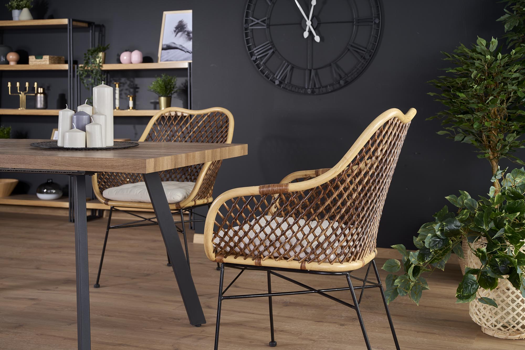 BERLIN table - Image 9