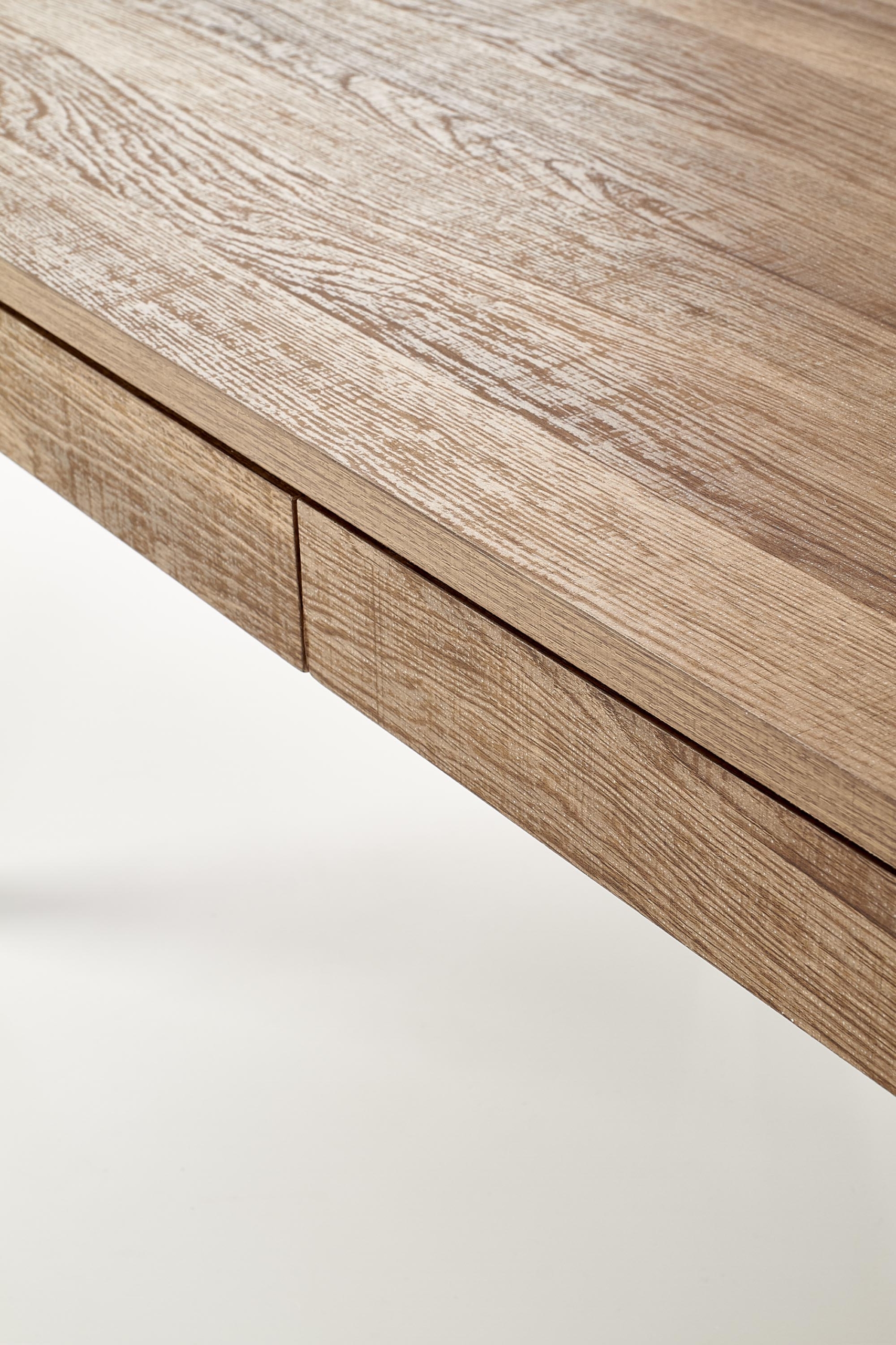 TULUZA c. table - Image 10